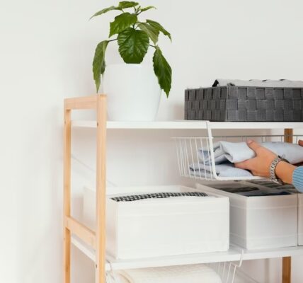 Almari Penuh Tapi Tak Tersusun? 8 Teknik Rahsia Kemas Almari Yang Ramai ...