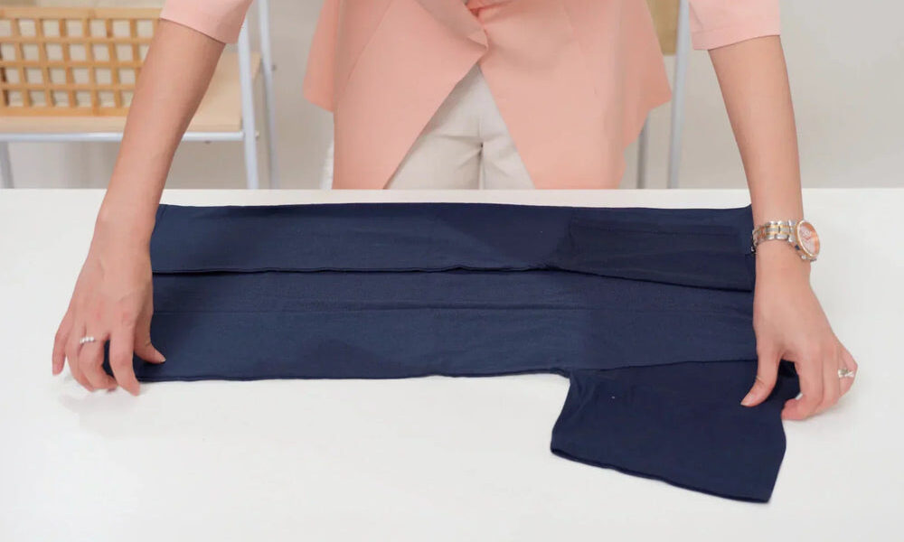 Cara Melipat Baju Metode KonMari dan Tips Packing Lebih Rapi – Baller ...