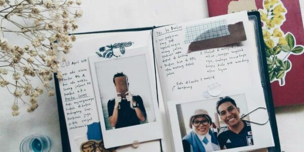 Membuat kenangan indah dengan lembaran foto - SharingSareng